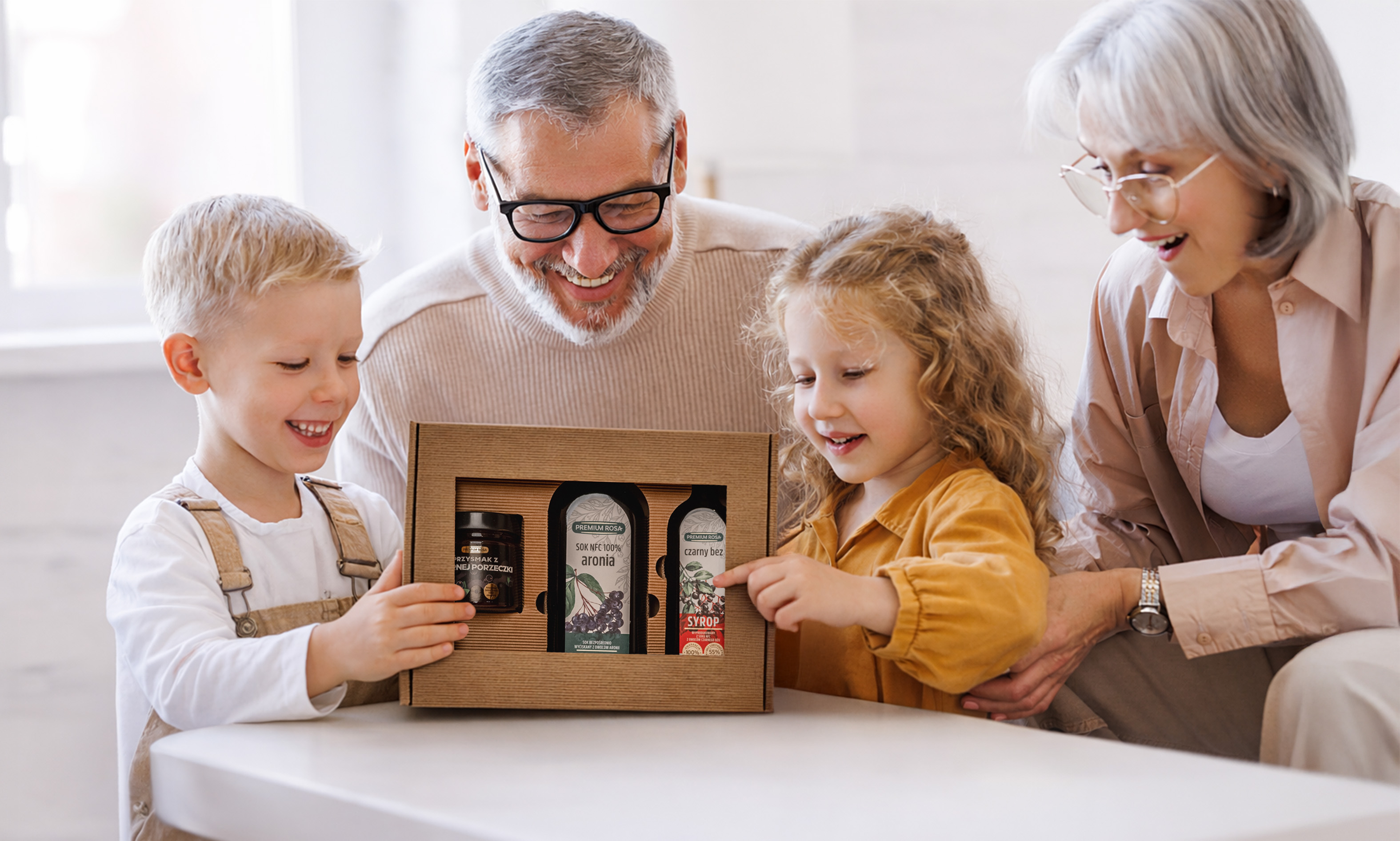 NOWOŚĆ|NATURALNE ZESTAWY PREZENTOWE<br><span>NA DZIEŃ BABCI I DZIADKA</span>